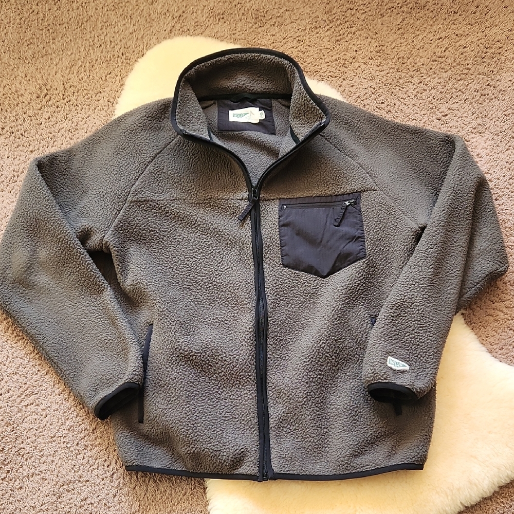 Huckberry Wellen Brand Dawn Patrol Army Green And Black Fleece Jacket